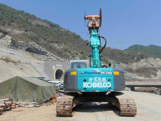 隧道安全專業(yè)高效拆除仰拱砌鋼筋砼雙鋸片液壓切割設備